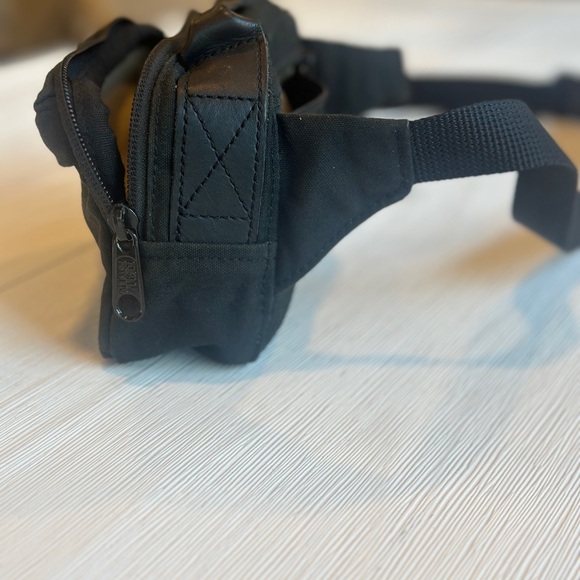 Fjallraven Kånken Black Belt Bag - Picture 4 of 8